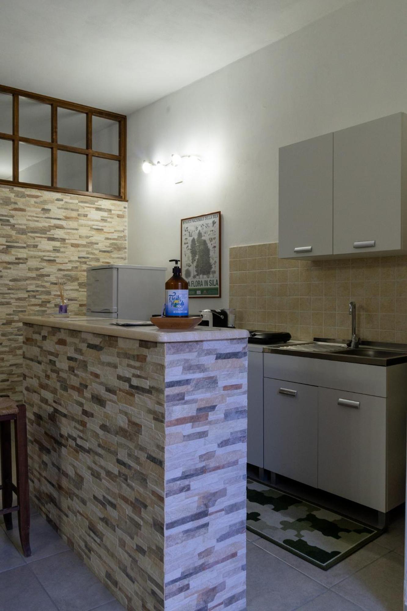 Appartamento Per Turisti Filoxenia Santa Severina Exterior photo